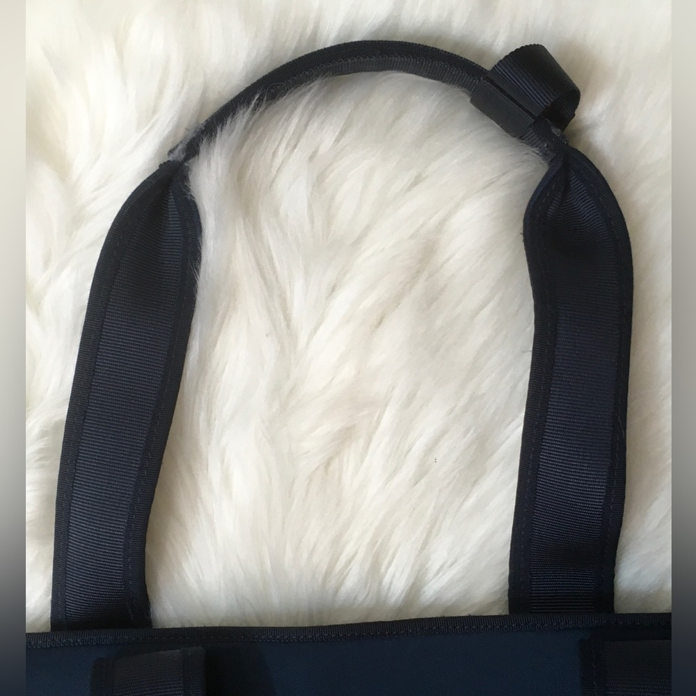 Juicy Couture Navy Blue Tote - Picture 9 of 11
